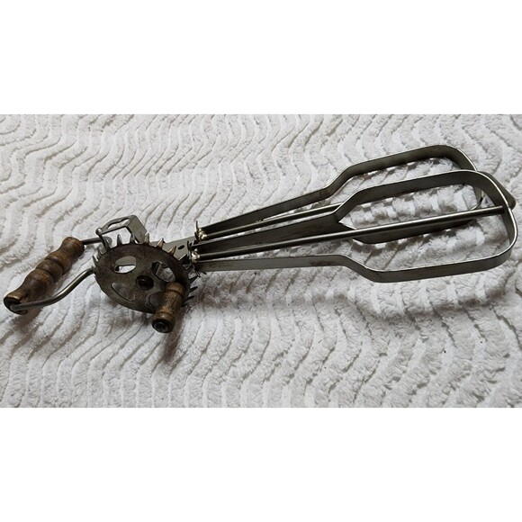 COOL Hanging Metal & Wood Vintage HAND MIXER Rustic Decor VguC - Picture 5 of 7